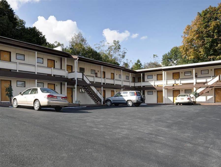 Americas Best Value Inn Highland-Poughkeepsie Eksteriør billede